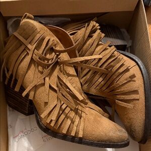 Booties suede & fringe